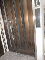 リフォの玄関ドアリフォーム　大阪市中央区　玄関ドア修繕工事