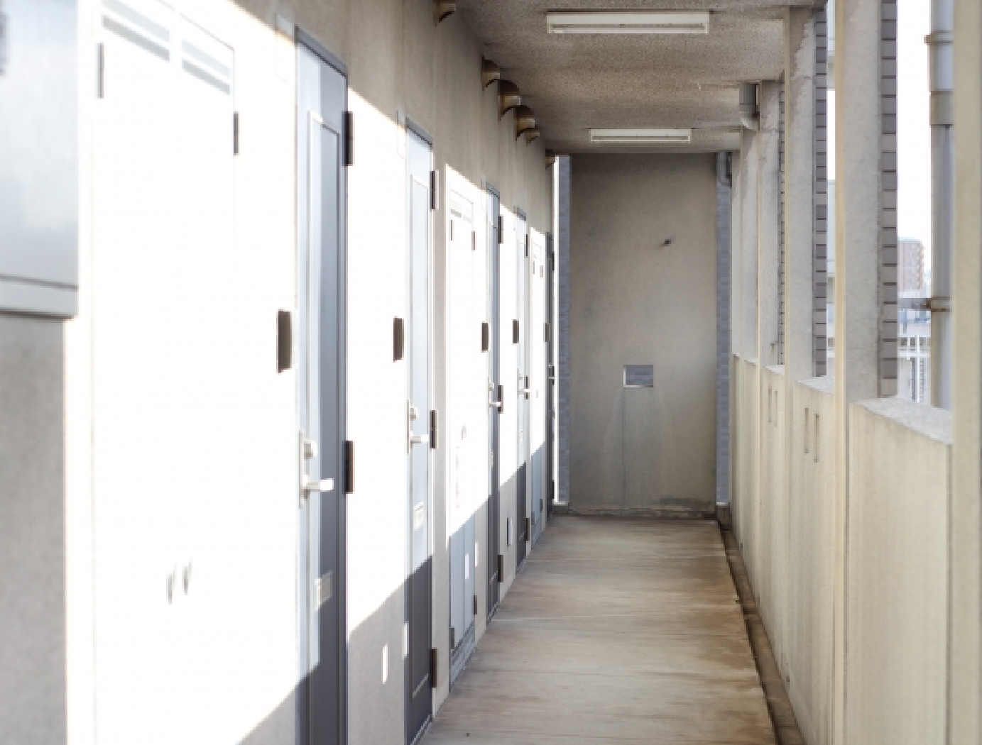 家の中で最も熱の出入りが多いのが窓です