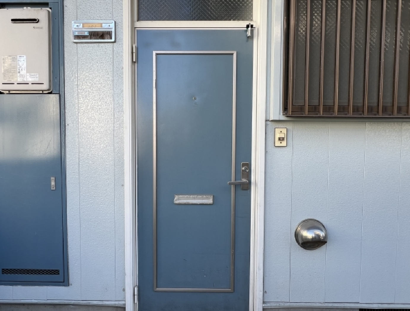 家の中で最も熱の出入りが多いのが窓です