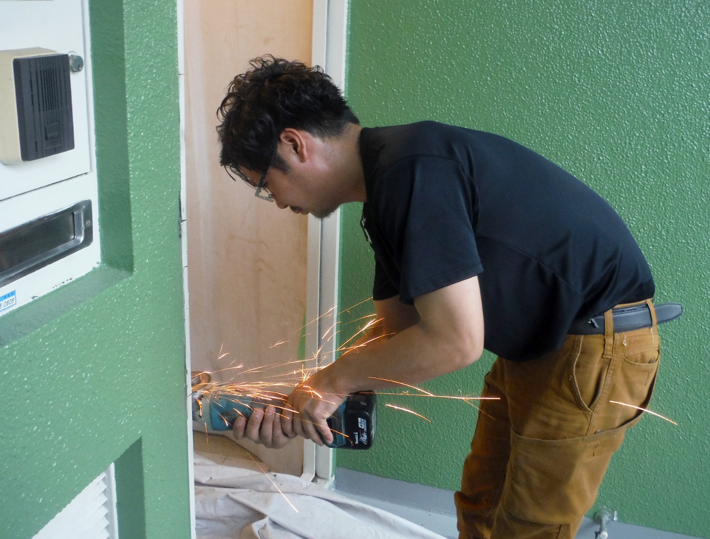 家の中で最も熱の出入りが多いのが窓です