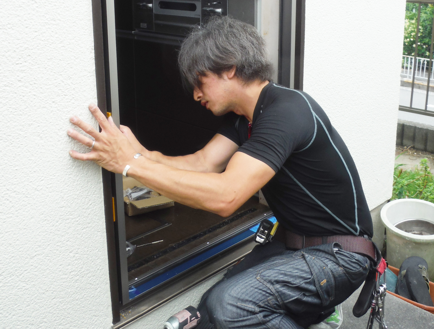 家の中で最も熱の出入りが多いのが窓です